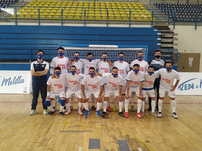 Los jugadores del Melistar lucieron una camiseta de apoyo a Sidi