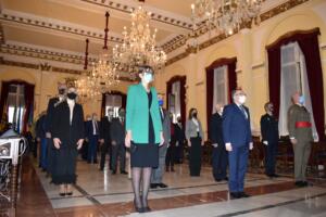 Sabrina Moh en el acto oficial en el Palacio de la Asamblea junto a las demás autoridades de la ciudad