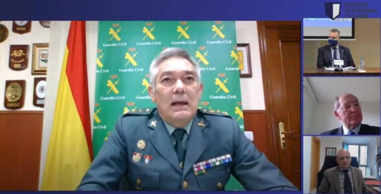 El Coronel-Jefe de la Guardia Civil en Melilla, Antonio Sierras, participó en la presentación del informe