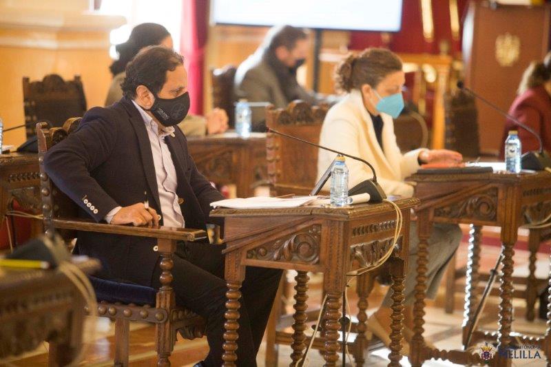 Estos dos asuntos fueron aprobados con el respaldo de los tres partidos que conforman el Gobierno (CPM, PSOE y Cs) y el del diputado no adscrito (Foto CAM)