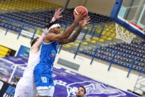 Mathieu Kamba fue el máximo anotador de su equipo con 17 puntos