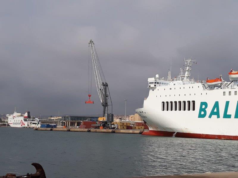 El barco no llegó ni a los 6.000 pasajeros en total en el mes de noviembre en Melilla, según Puertos del Estado