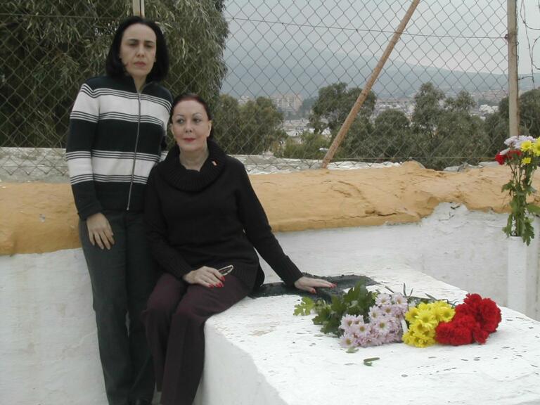 Carlota y Gabriela Leret O’Neill (Hijas de Virgilio Leret Ruiz) apoyan la decisión del Gobierno de poner el nombre del oficial fusilado en la Guerra Civil, después de que una sobrina y su hijo mostraran su rechazo públicamente al anuncio realizado por el Ministerio de Transportes