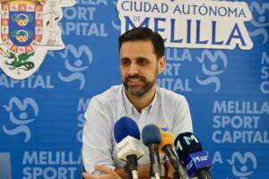 Alejandro Alcoba, durante la rueda de prensa de despedida, ayer, en el Pabellón Javier Imbroda