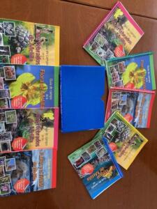 Los libros están impresos en dos formatos distintos, uno para bibliotecas y otro para el propio trabajo de campo