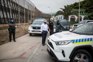 El presidente de Melilla, Eduardo de Castro, en el perímetro fronterizo (Foto CAM)