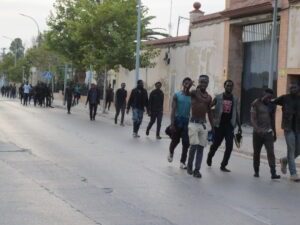 Migrantes saltan la valla de Melilla