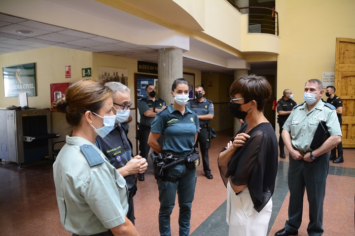 La directora general de la Guardia Civil, María Gámez, ha visitado este miércoles el perímetro fronterizo de Melilla tras mantener una reunión con los mandos del Cuerpo en la ciudad autónoma
