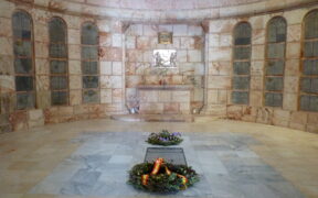 Interior del Panteón de Héroes