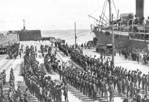 Llegada de la Legión a Melilla durante Annual