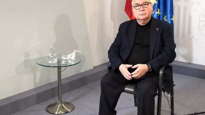 Manuel Castells