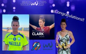 Molly Clark recibió el premio en gala anual de la Beach Soccer Worlwide 