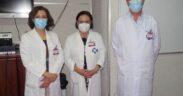 Los profesionales del I curso de Cirugía Laparoscópica de Hernia, junto a Kawthar Kassimi