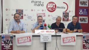 El secretario general de UGT-Melilla, Francisco Díaz (segundo por la izquierda), junto con el resto de secretarios de las distintas federaciones del sindicato