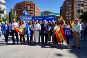 Una parte de la delegación melillense en la protesta del PP en Madrid