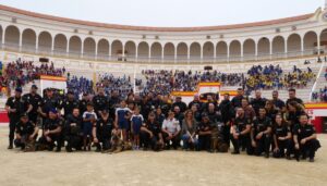 Policia exhibición 1