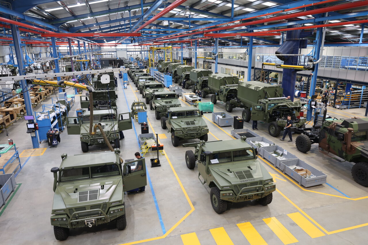 Defensa Robles fabrica UROVESA 2024 07 Defensa Robles fabrica UROVESA 2024 07