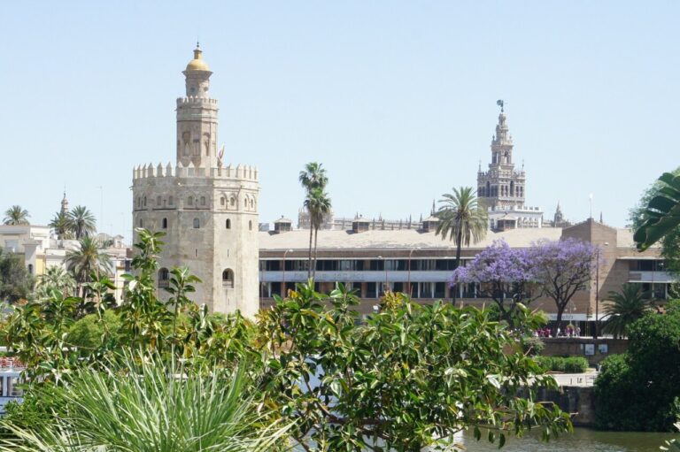 Los Almohades establecieron la capital de Al-Andalus en Sevilla