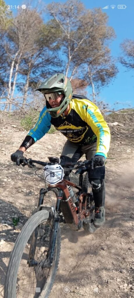 7b01b494 4695 4724 acfc 978649a32d92