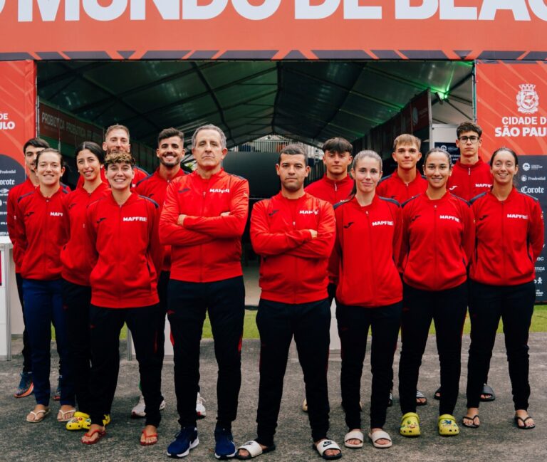 Equipos Absoluto y Juvenil Copa del Mundo 2400