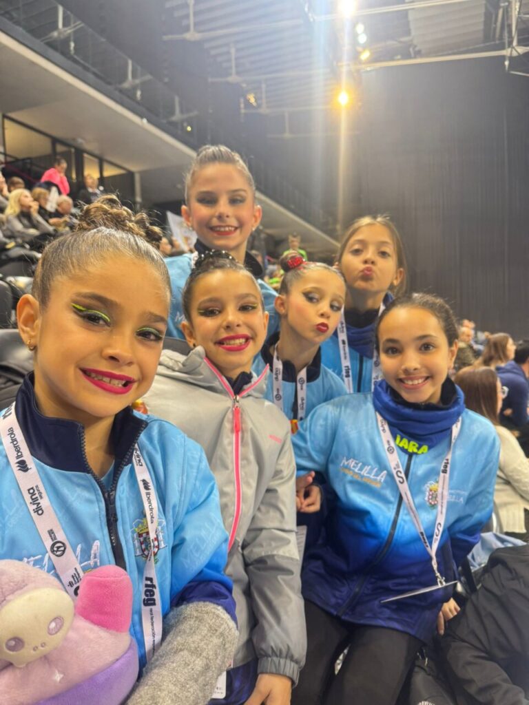 grupo de gimnastas