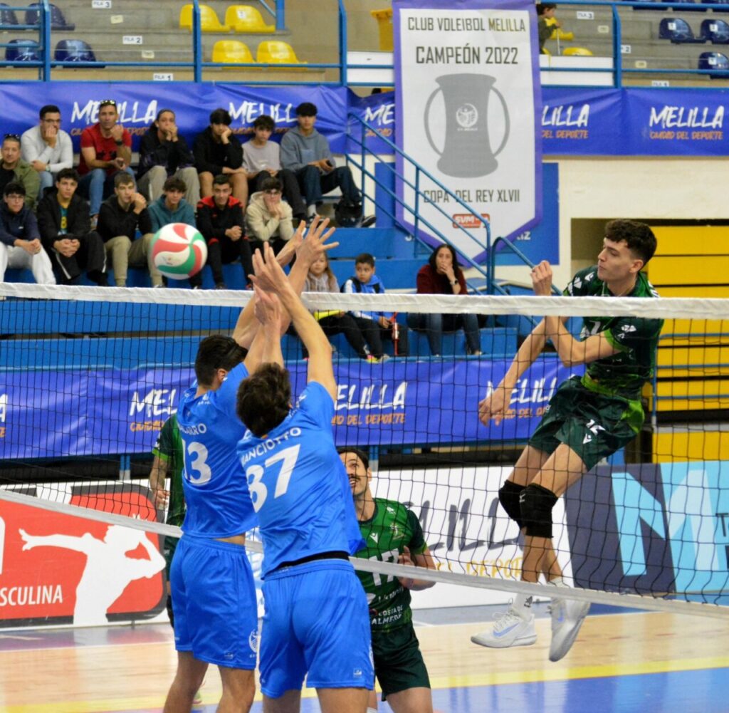 C.V. MELILLA UNICAJA ALMERIA (10)