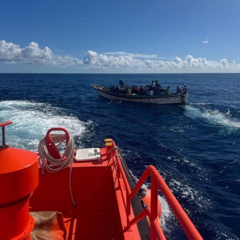 Gobierno y Junts acuerdan reformar la Ley de Extranjería y reparto de menores: 30 a Cataluña y 700 a Madrid