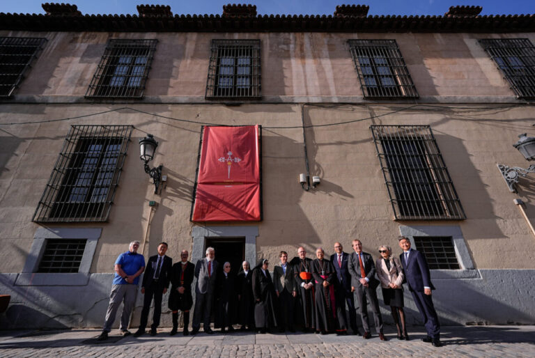 Alberge Comendadoras de Santiago peregrinos 2025