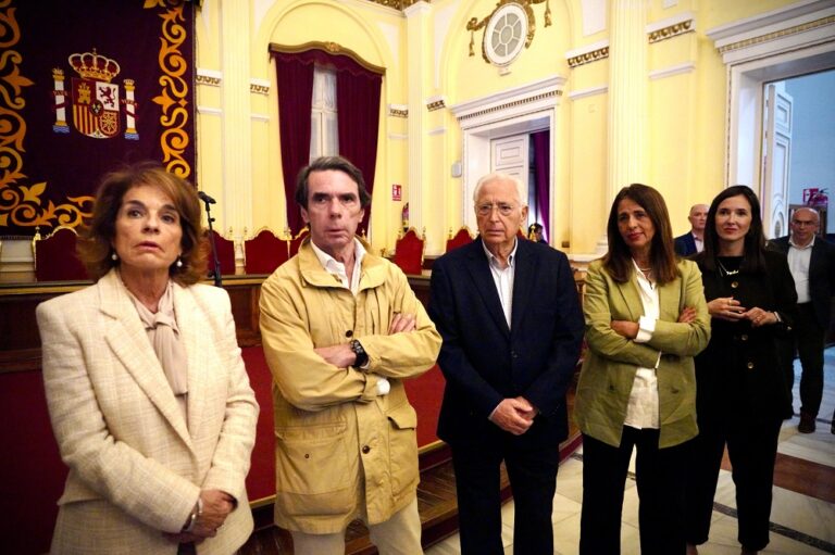 Ana Botella y Aznar Asamblea 1