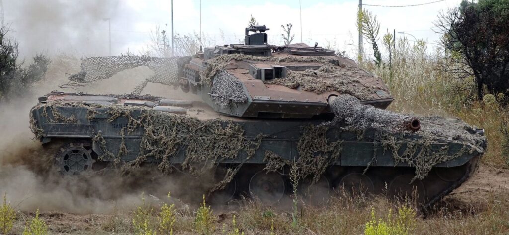 Leopardo 2E campo a través