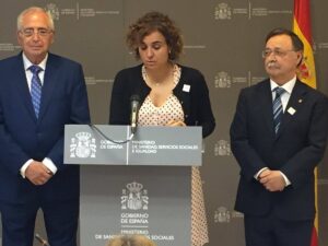 Los presidetnes de Melilla y Ceuta, Juan José Imbroda y Juan Vivas respectivamente, con la eurodiputada del PP Dolors Montserrat