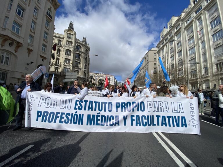 Medicos manifestacion estatuto 5A 2025