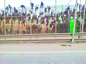 Salto masivo de inmigrantes