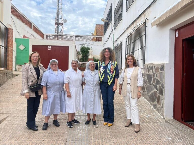 Fadwa y religiosas maria inmaculada