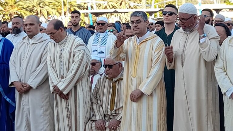 Farid Abdel lah, presidente de la Comisión islámica d Melilla, en el rezo colectivo de noviembre de 2024