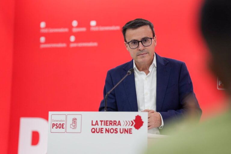 Gallardo renunciará este viernes como presidente de la Diputación de Badajoz y como concejal