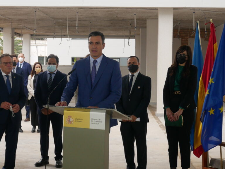 Pedro Sánchez en su visita al Hospital Comarcal el 23 de marzo de 2022