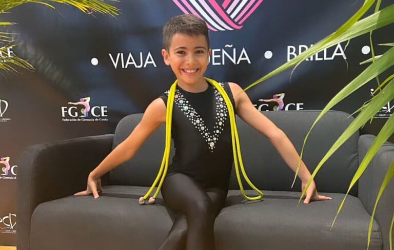 foto neizan en sillon copia