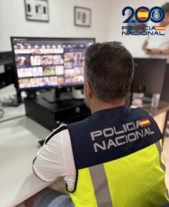 Agente del Grupo de Delitos Tecnológicos de la Jefatura Superior de Policía en Melilla