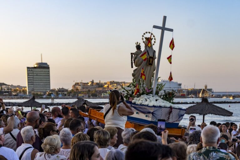 FOTO EDITORIAL VIRGEN DEL CARMEN