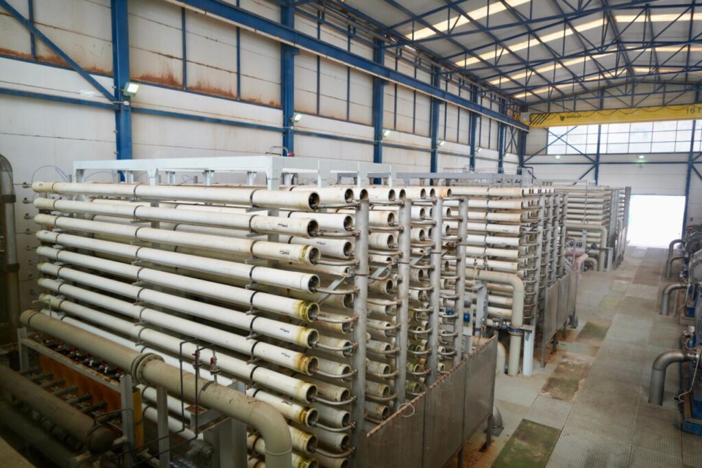 Imbroda visita desaladora 5