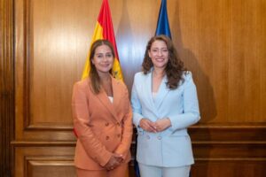 Sofia Acedo y Ester Munoz 768x512