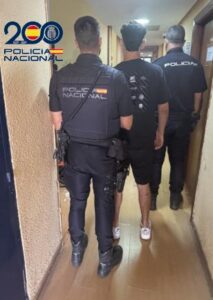 Uno de los fugitivos etenidos en este semestre