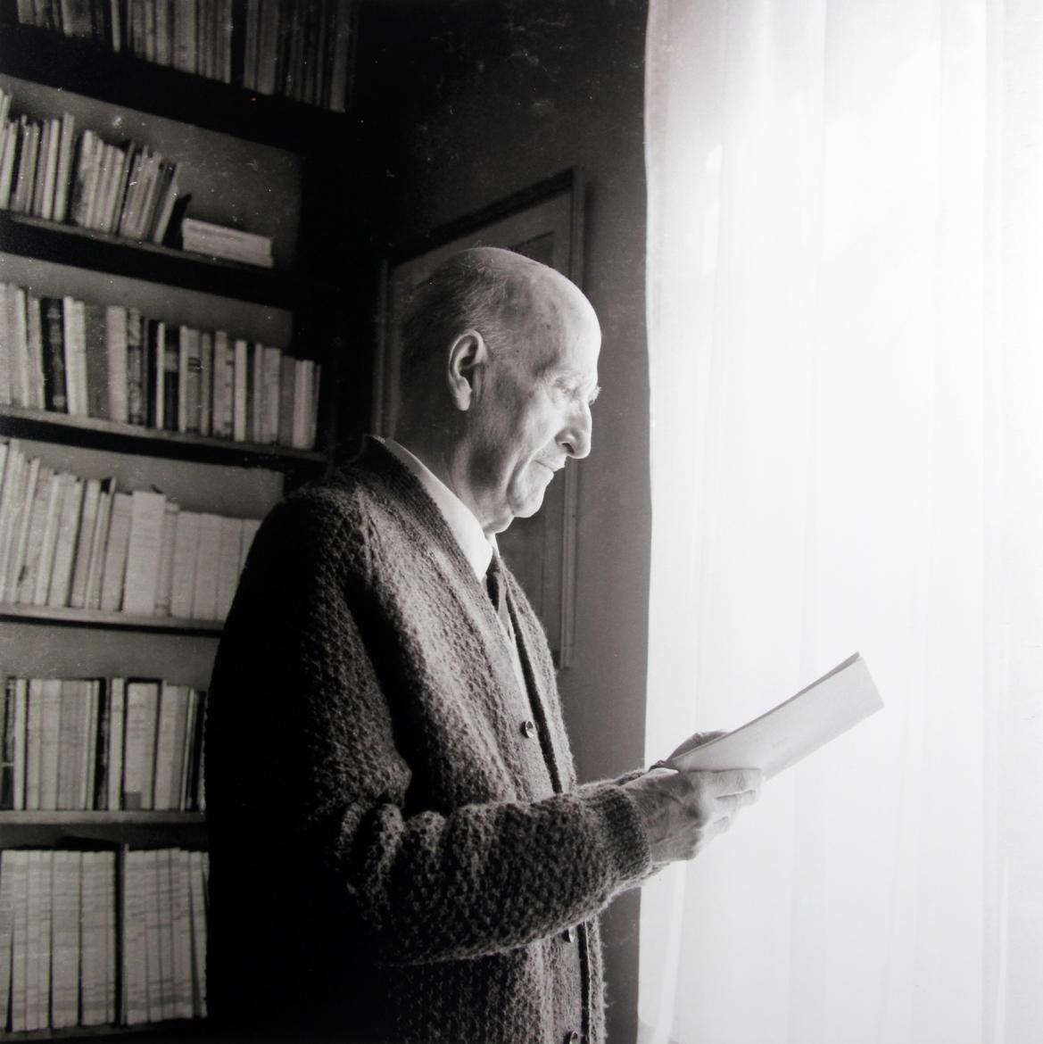 Velintonia Casa de la Poesia Madrid 2025 aleixandre en su biblioteca foto joaquin alcon Velintonia Casa de la Poesia Madrid 2025 aleixandre en su biblioteca foto joaquin alcon