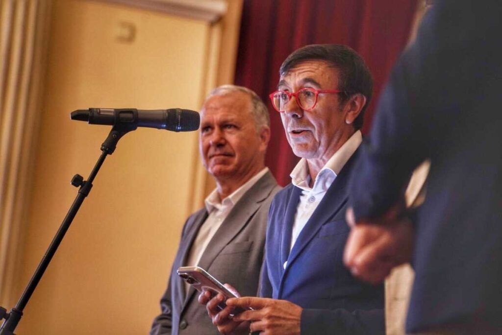 c07ba80d 582f 4050 bf44 c588463f1fd4