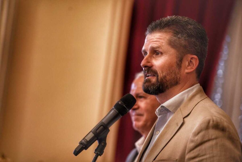 f600fda4 1393 4164 a27b e4a16d5056e0