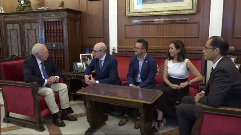 reunión con Imbroda