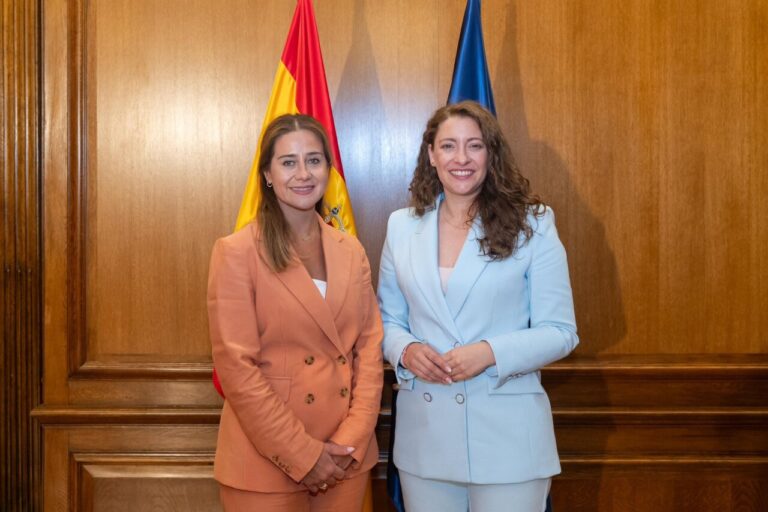 Sofia Acedo y Ester Munoz