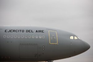 Un avión militar español con Robles a bordo sufre un intento de anular su GPS a su paso por Kaliningrado