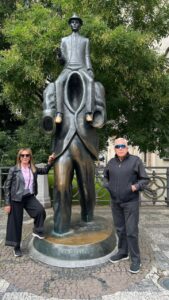 Enrique Bohórquez y Elvira Rodríguez en Praga